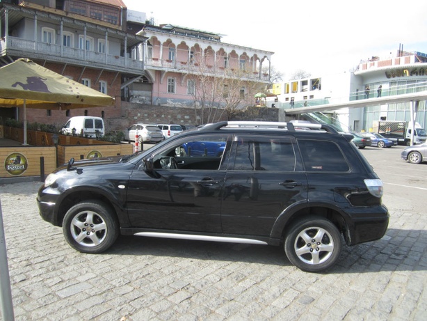Прокат Mitsubishi Outlander 2.4 AT 4x4 в Тбилиси (Грузия)
