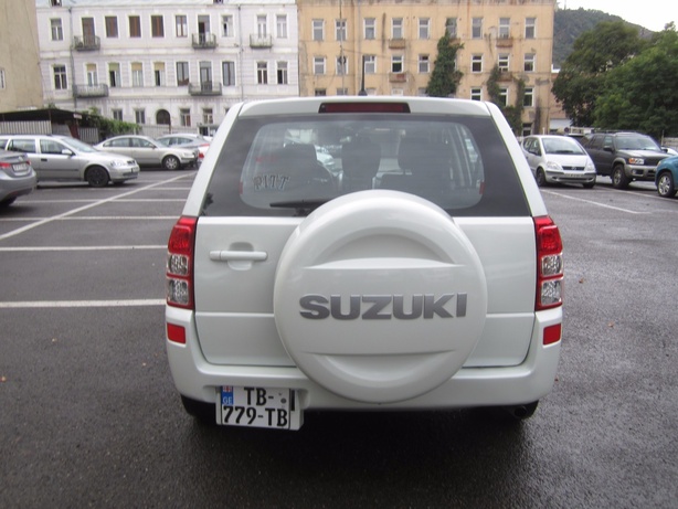 Прокат Suzuki Grand Vitara 2.7 AT 4x4 в Тбилиси (Грузия)