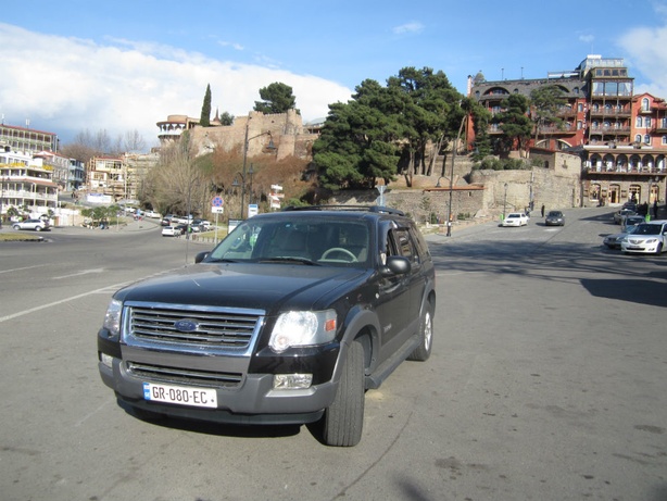 Аренда Ford Explorer 4.0 AT в Тбилиси (Грузия)