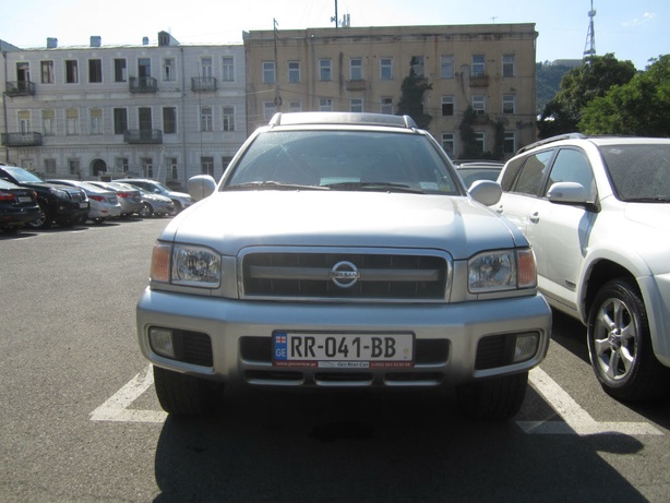 Прокат Nissan Pathfinder 3.5 AT в Тбилиси (Грузия)